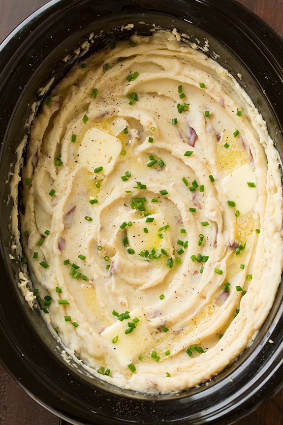 Velvety Slow Cooker Garlic Mashed Potatoes: Hands-Off Recipe